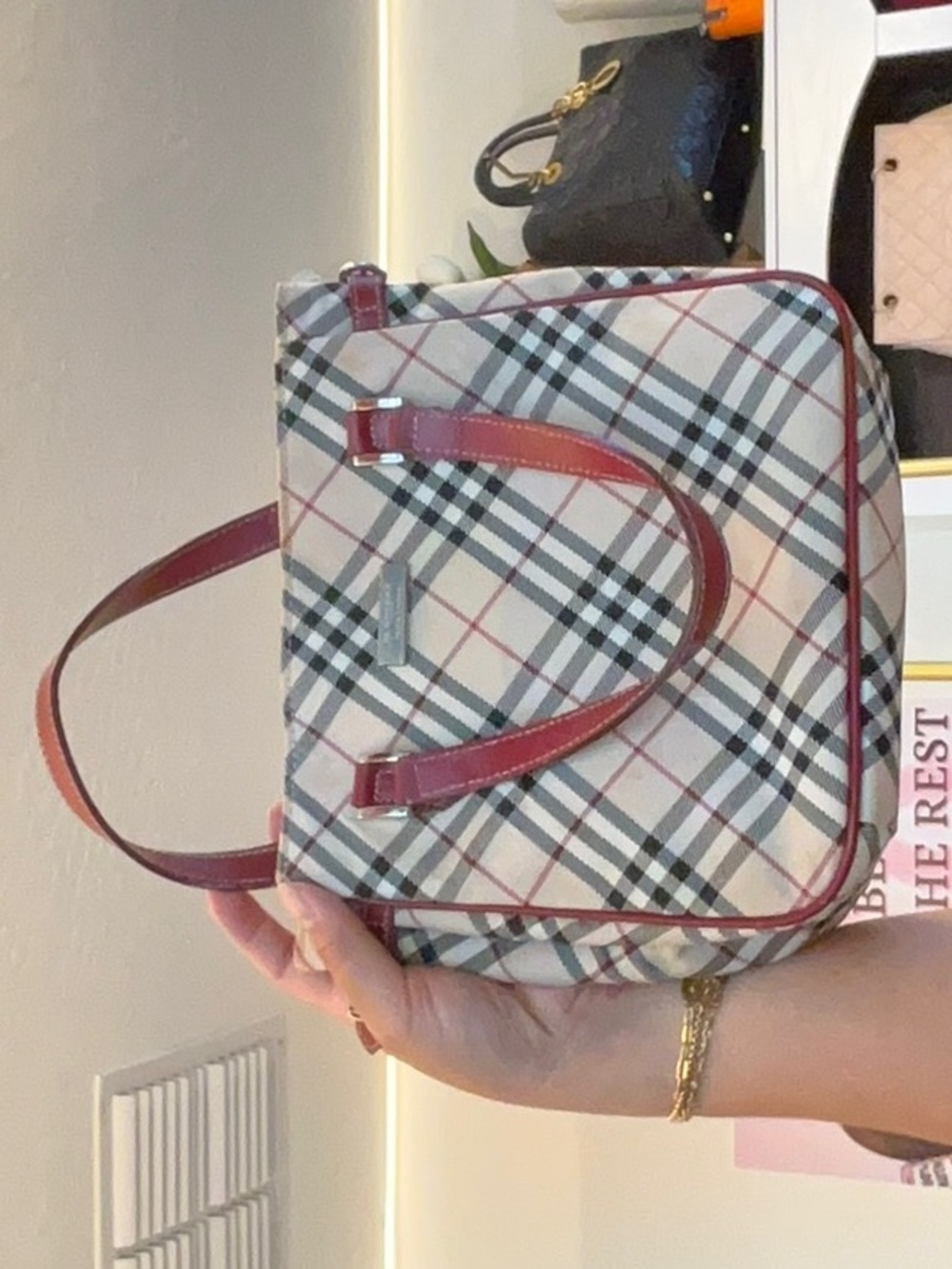 60. Burberry desc in live no cancel/returns